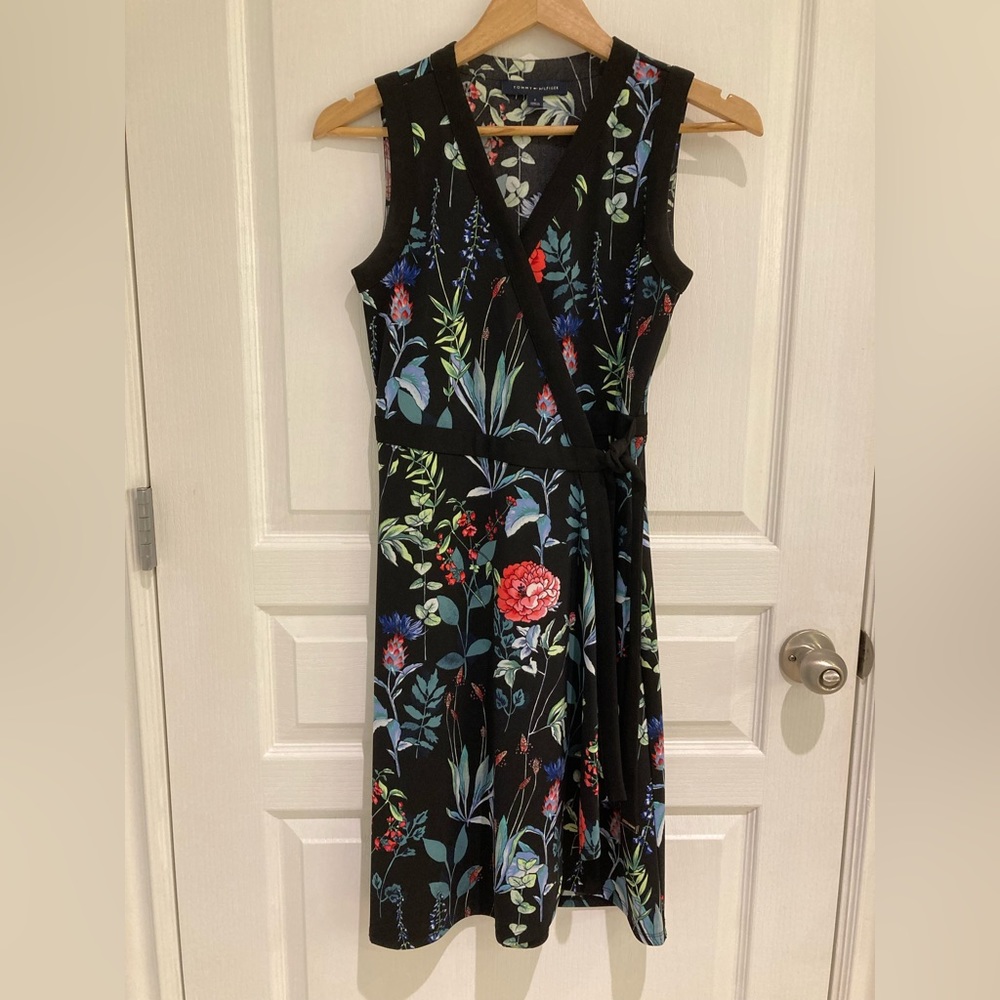 Tommy Hilfiger, Floral Wrap Dress, size 2